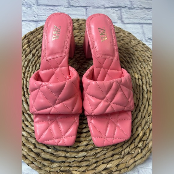 NWOB Zara Pink Quilted Women's Open Toe, Block Heel Sandals. Size 39 EU. - Picture 5 of 9